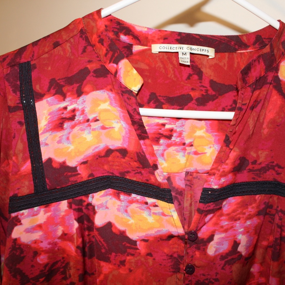 Patterned Lightweight Top - Picture 2 of 3